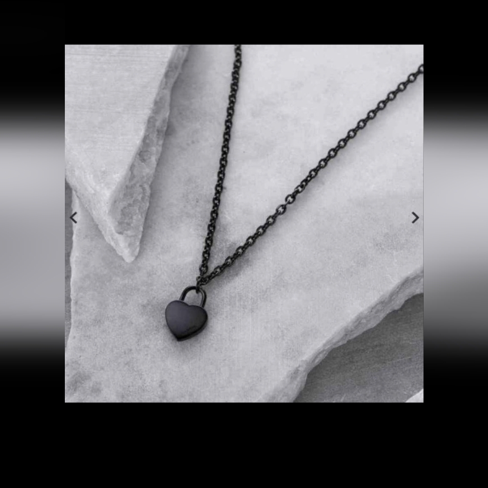 MVMT Heartlock Necklace